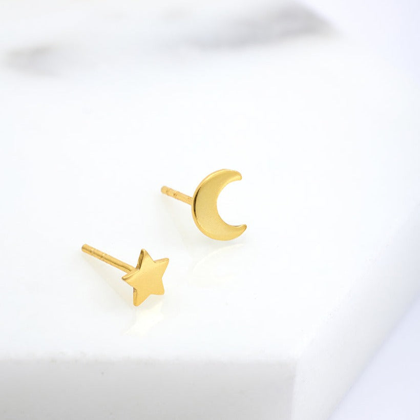 Lily Stud Earring